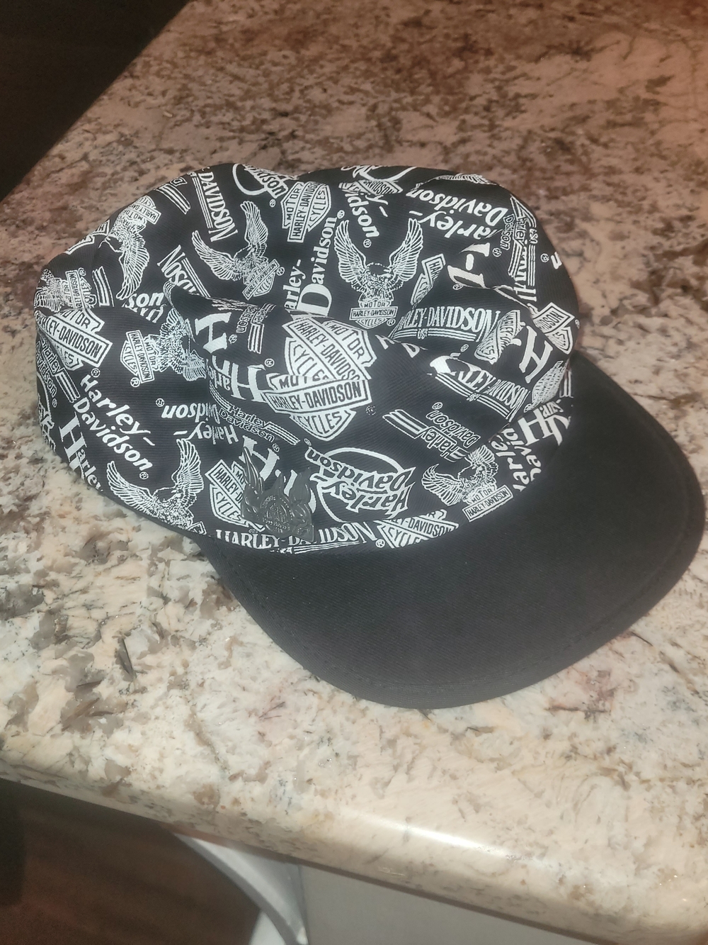 Vintage Harley-Davidson Black & White Logo Cap